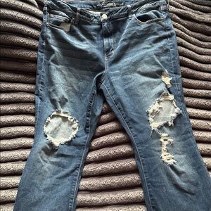 American Eagle Distressed Jeans Size 20 Waist- 20.5-22” Length- 41” Inseam-29”